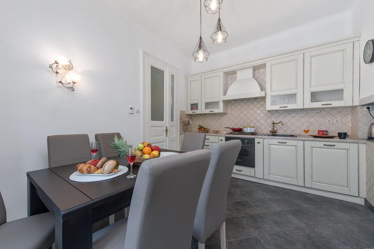 The Grand Mansion Residence On La Guardia Rijeka Extérieur photo