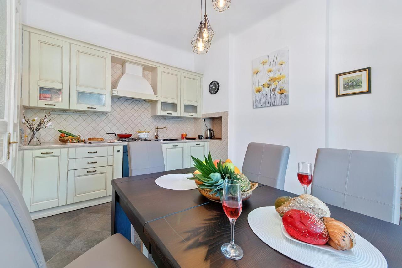 The Grand Mansion Residence On La Guardia Rijeka Extérieur photo