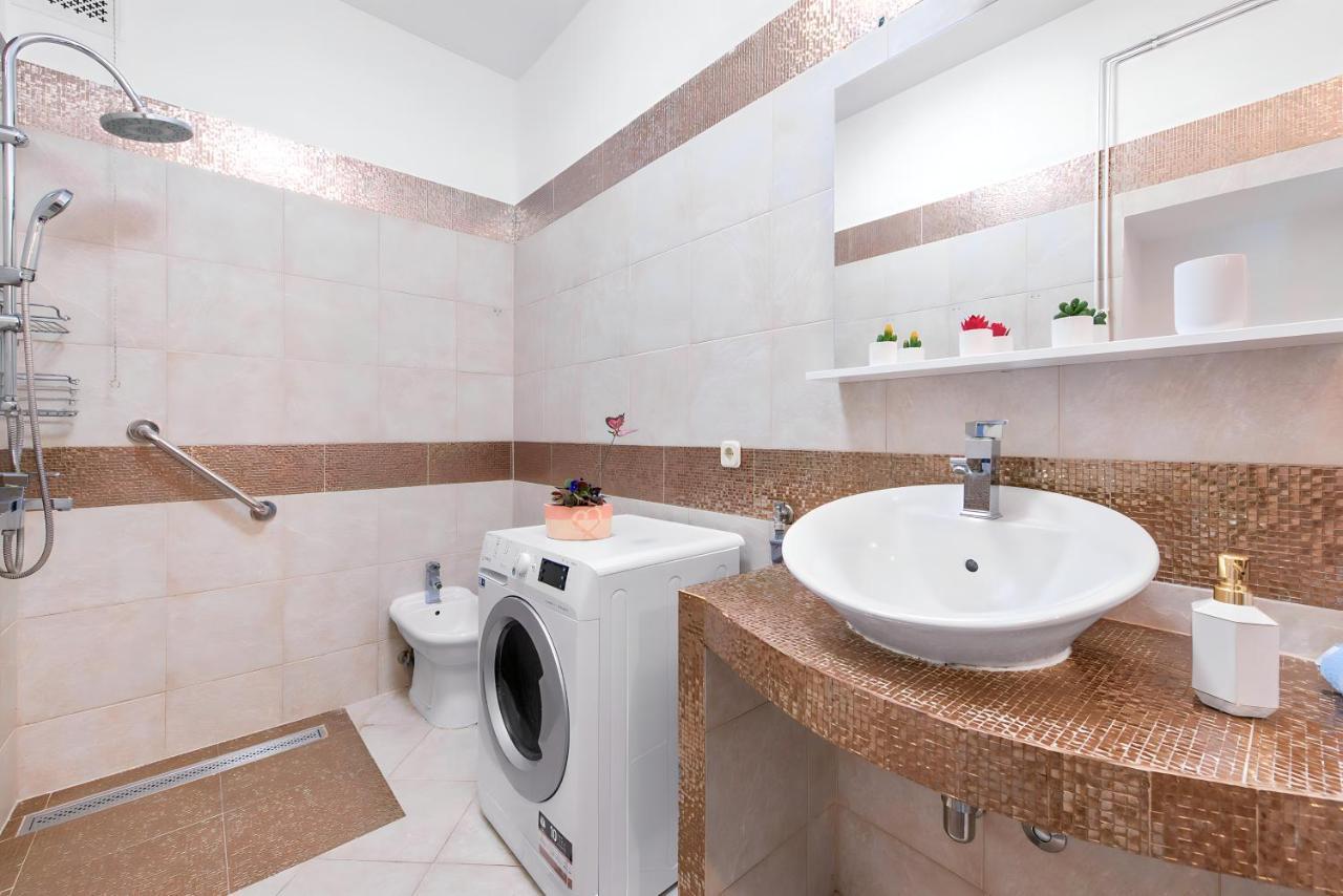 The Grand Mansion Residence On La Guardia Rijeka Extérieur photo